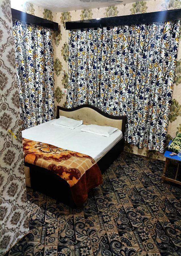 Hotel Fabulous Kashmir Srinagar Exterior foto