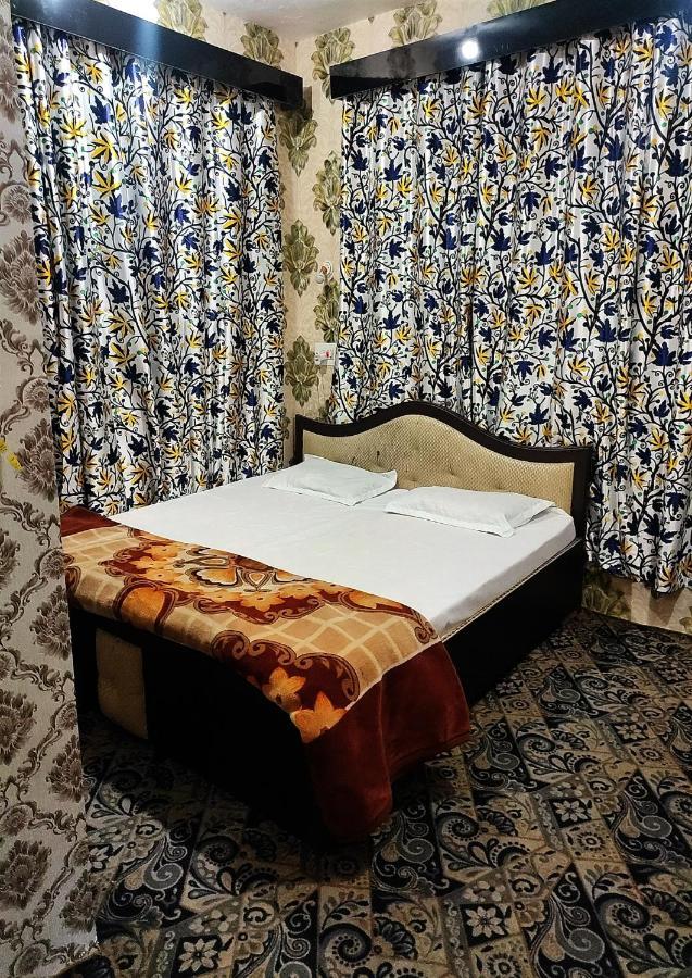 Hotel Fabulous Kashmir Srinagar Exterior foto